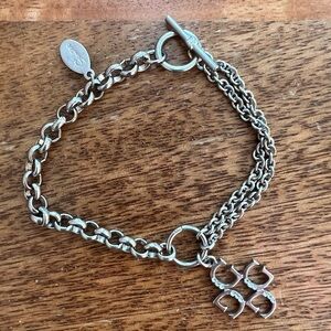 GUESS Silver Double Chain Bracelet Logo Charm stamped Guess toggle closure